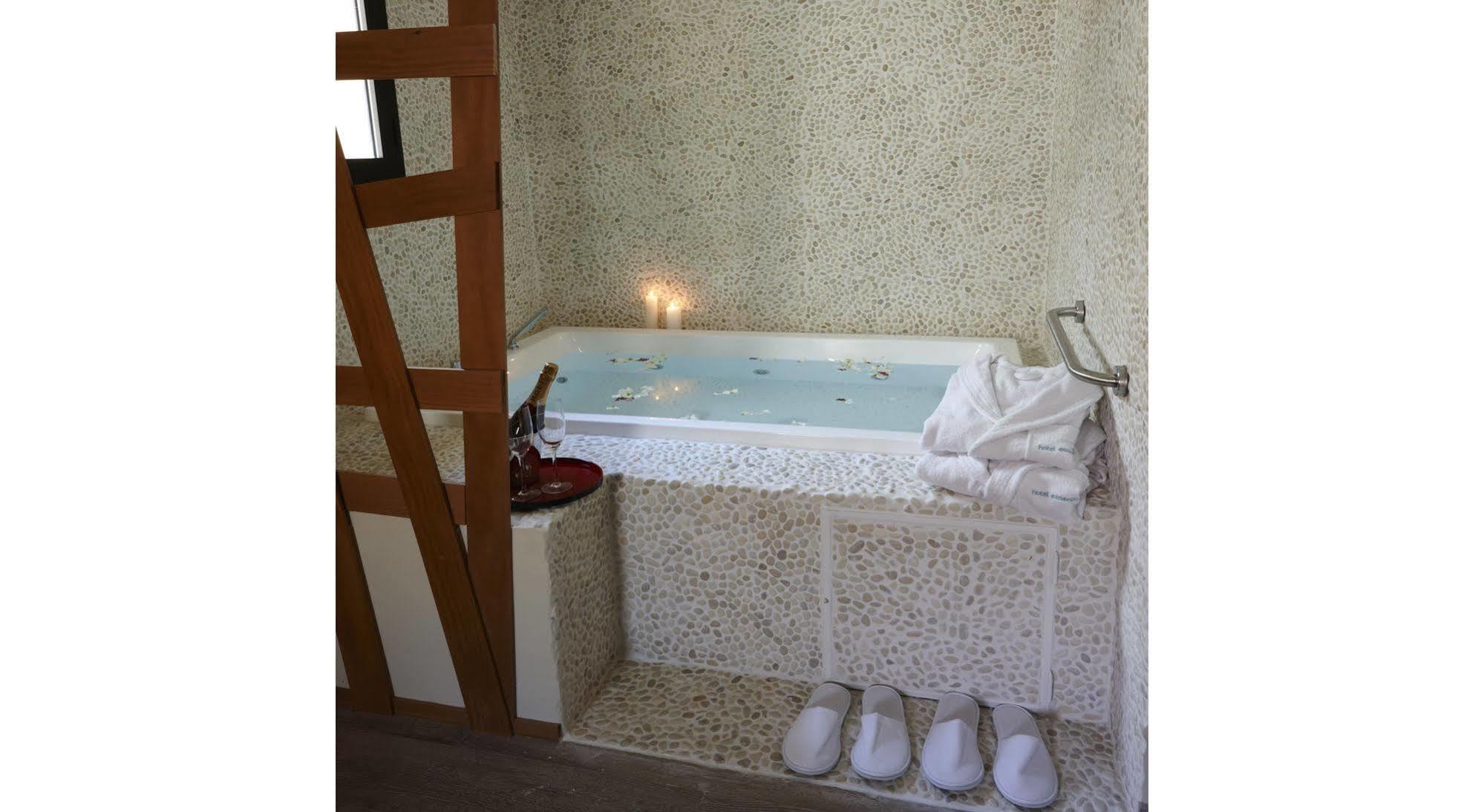 Galeria Essentia Hotel 2*